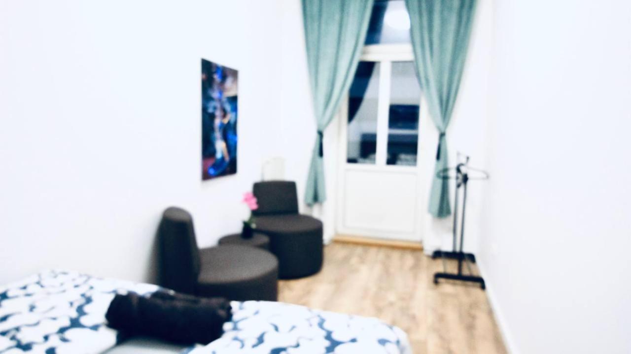 Modern Double Room Js B Виена Екстериор снимка