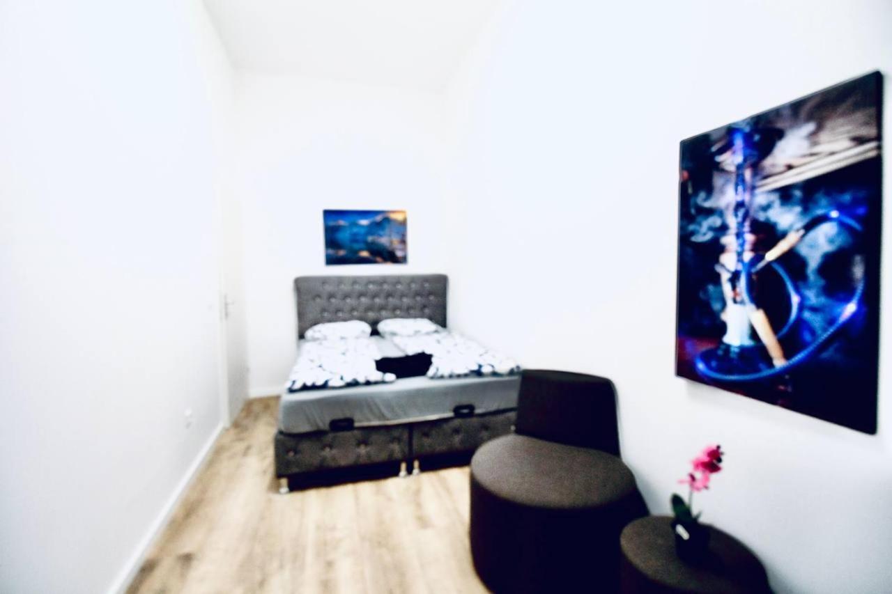 Modern Double Room Js B Виена Екстериор снимка