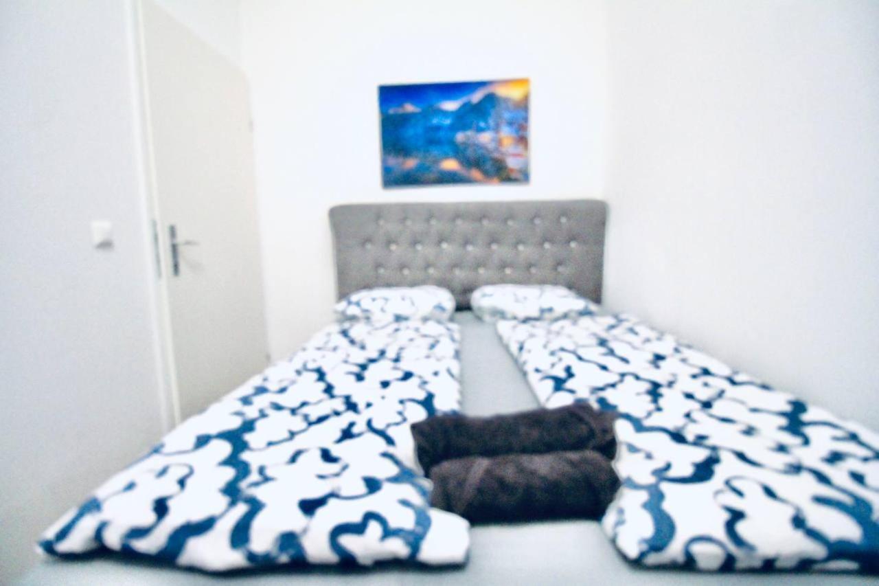Modern Double Room Js B Виена Екстериор снимка